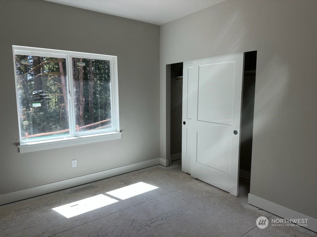 942 Southwest J H Road Port Orchard, WA 98367 - Photo 8 of 17 Gallery Image 8