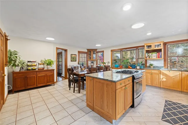 $850,000 | 511 Tripps Corner Road, Exeter, RI 02822
