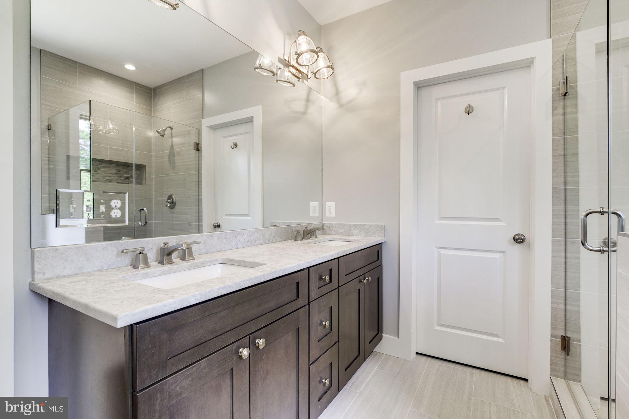717 Thayer Avenue Silver Spring, MD 20910 - Photo 20 of 30 Bath (Master)