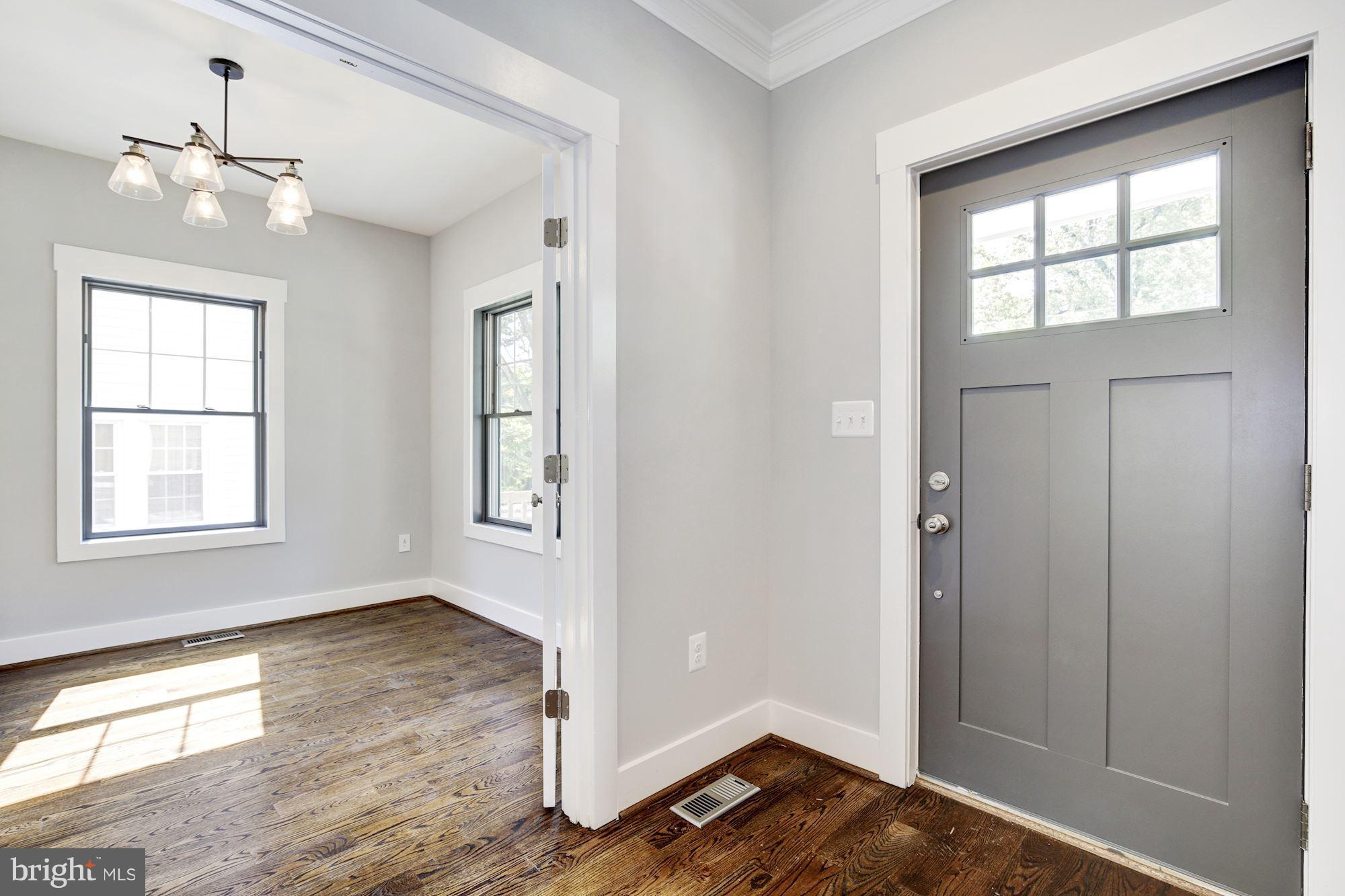 717 Thayer Avenue Silver Spring, MD 20910 - Photo 3 of 30 Interior (General)