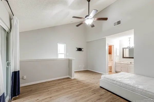 $990 | 4107 Medical Drive, Unit 5208, San Antonio, TX 78229