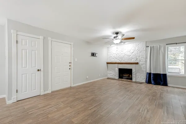 $990 | 4107 Medical Drive, Unit 5208, San Antonio, TX 78229