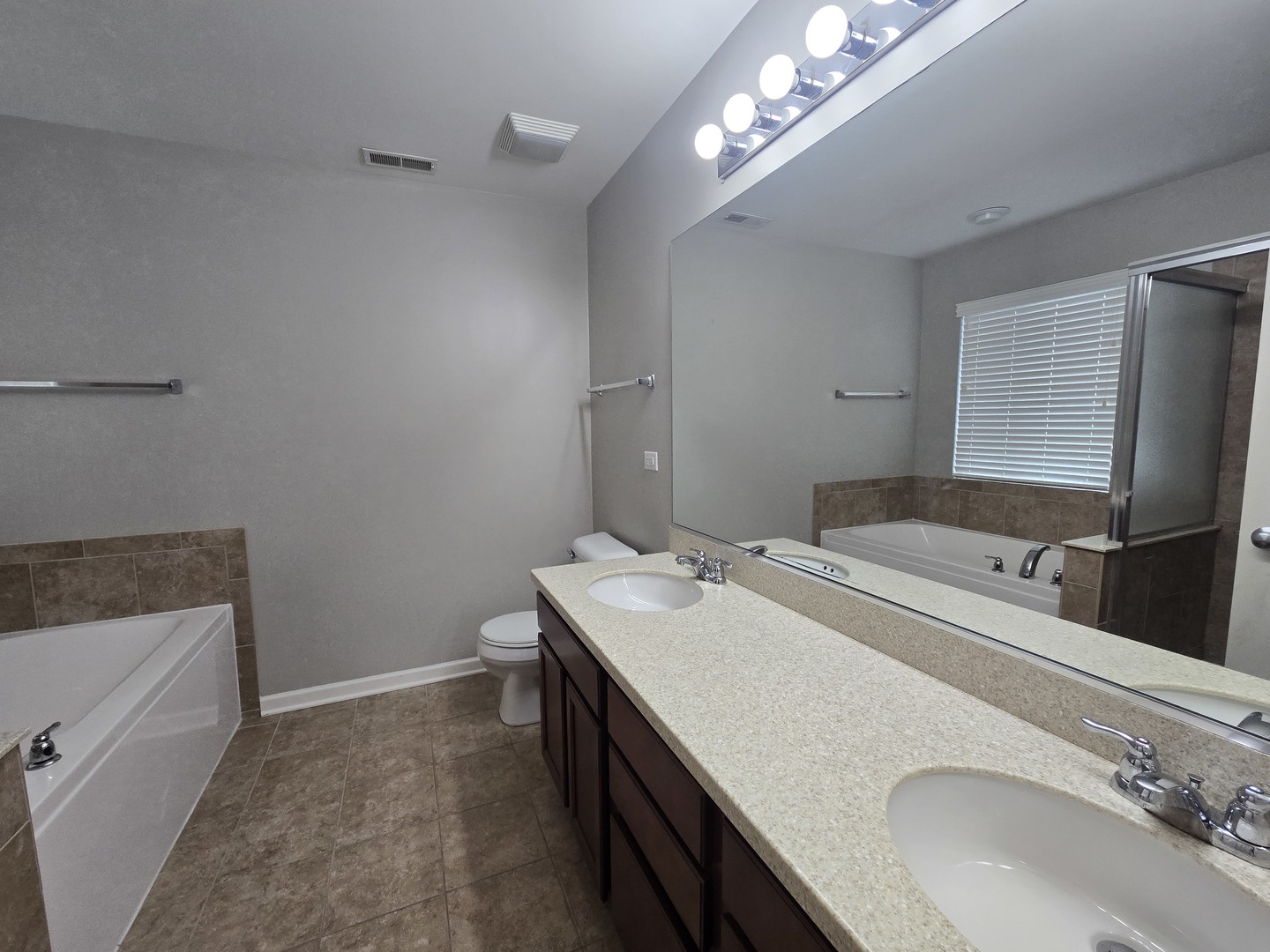 460 South Jade Lane Round Lake, IL 60073 - Photo 12 of 21