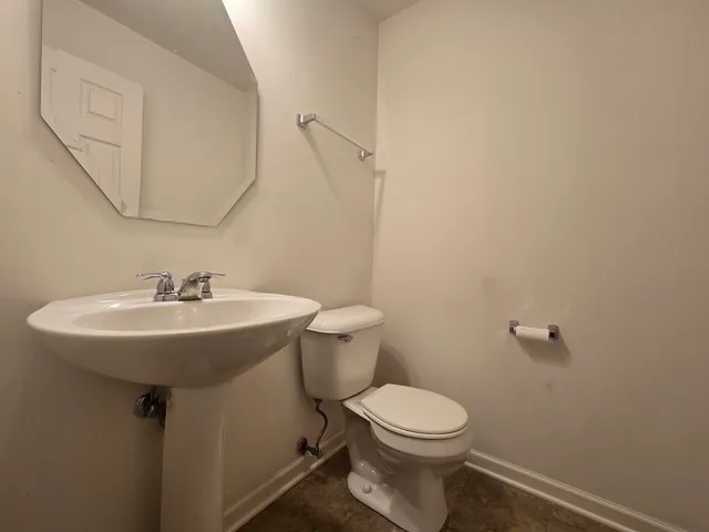 $2,300 | 460 South Jade Lane, Round Lake, IL 60073