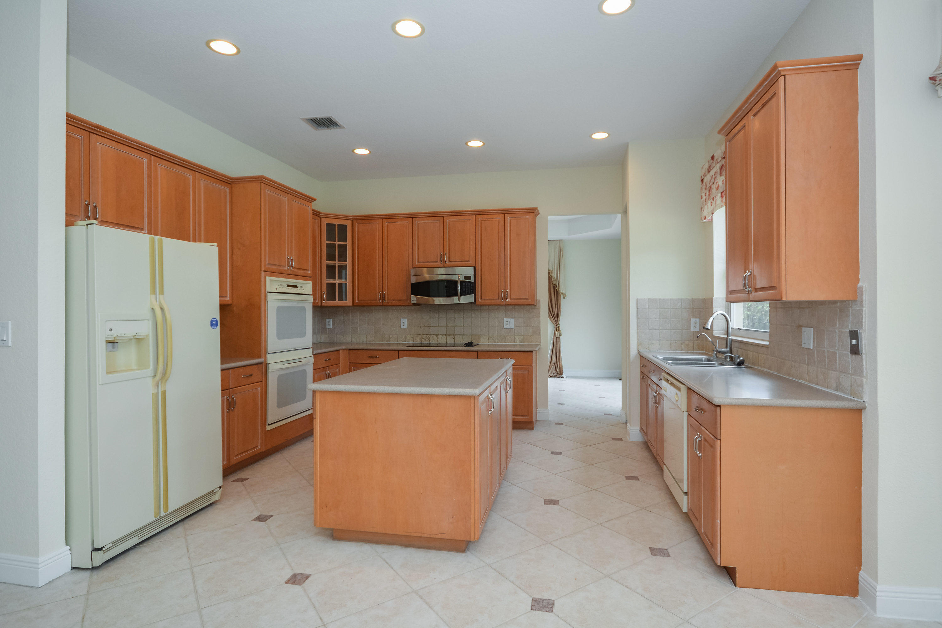 11801 Preservation Lane Boca Raton, FL 33498 - Photo 4 of 34 Kitchen