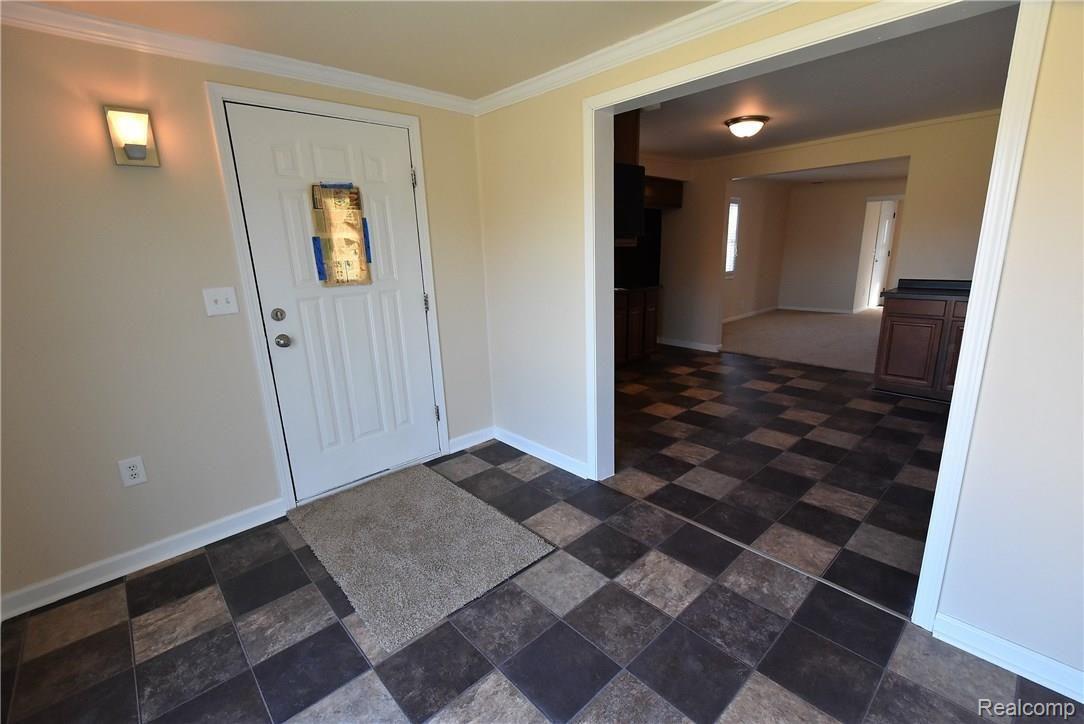 3062 Belsay Road Burton, MI 48519 - Photo 16 of 34 DSC_4395.JPG