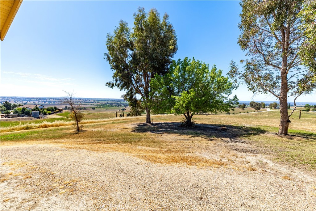 1876 Rancho Lomas Way San Miguel, CA 93451 - Photo 16 of 75
