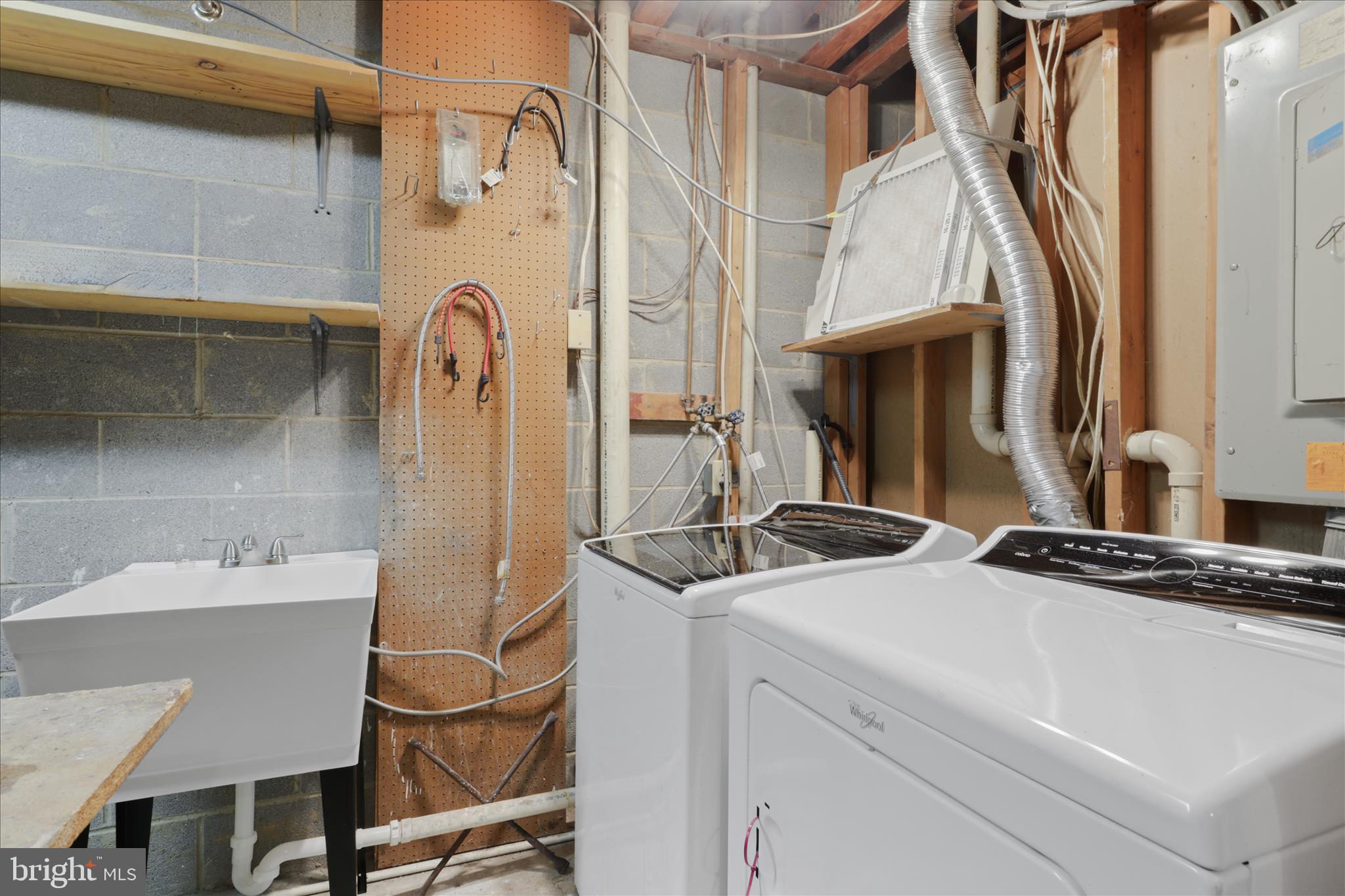 2208 Cartwright Place Reston, VA 20191 - Photo 19 of 37