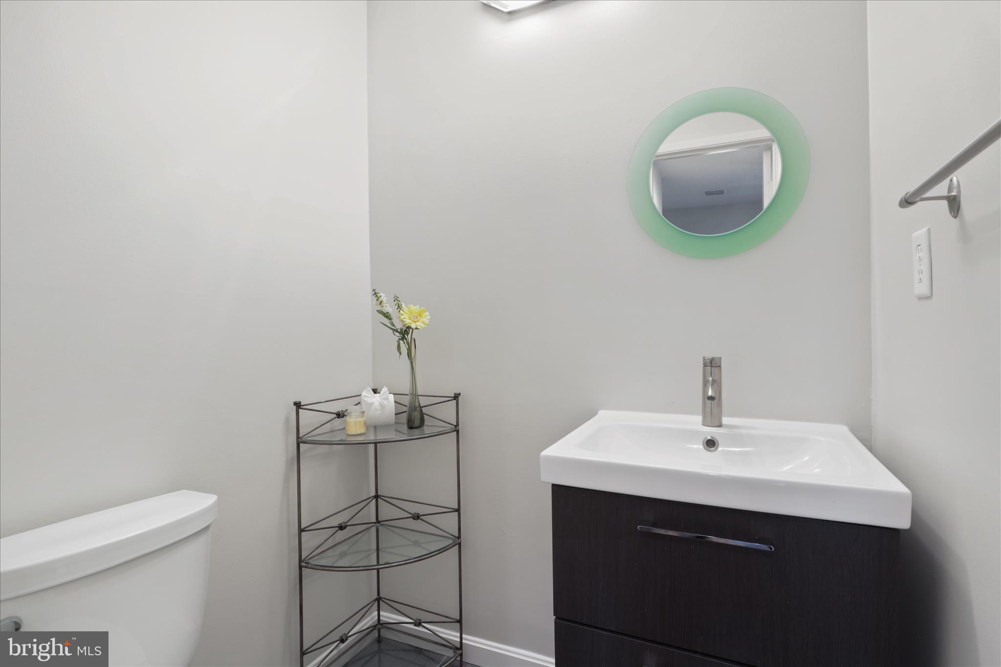 2208 Cartwright Place Reston, VA 20191 - Photo 4 of 37