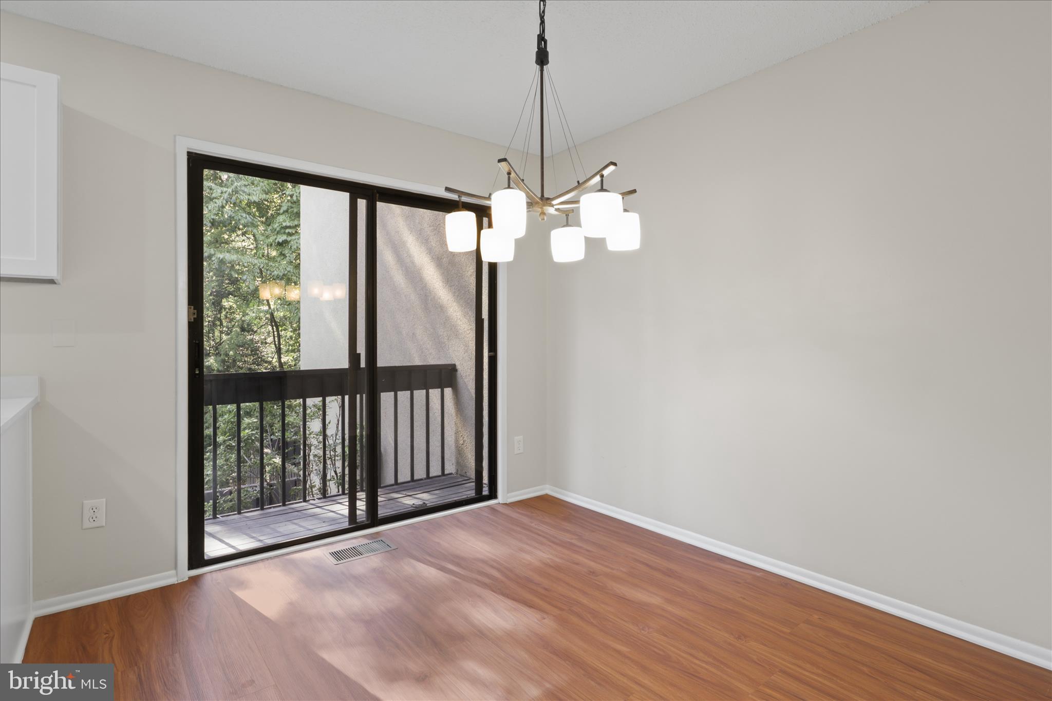 2208 Cartwright Place Reston, VA 20191 - Photo 7 of 37