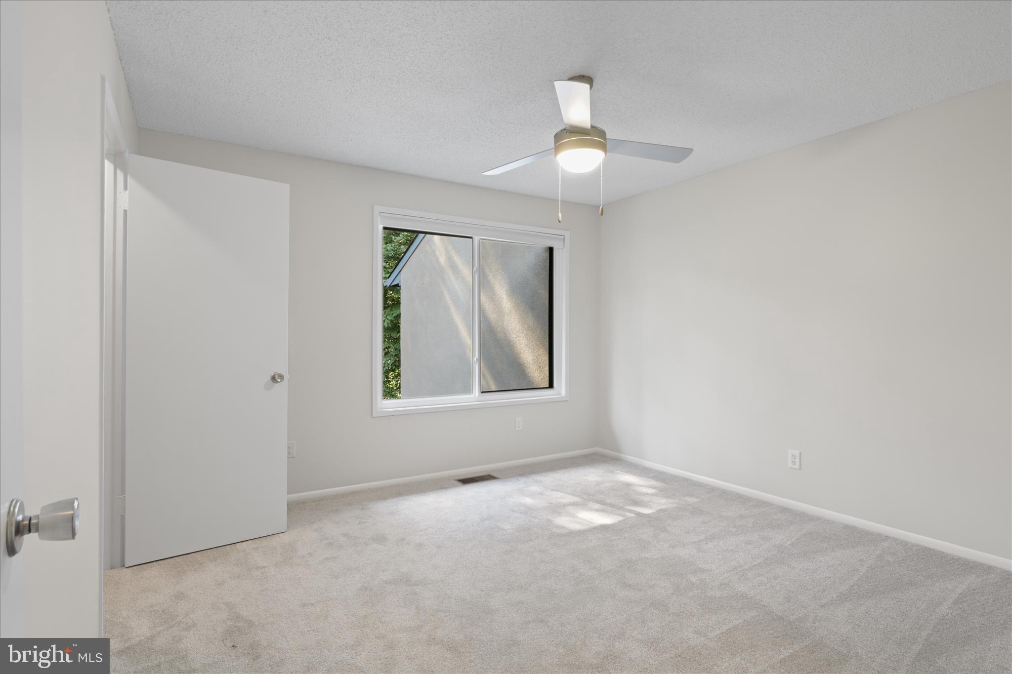 2208 Cartwright Place Reston, VA 20191 - Photo 10 of 37