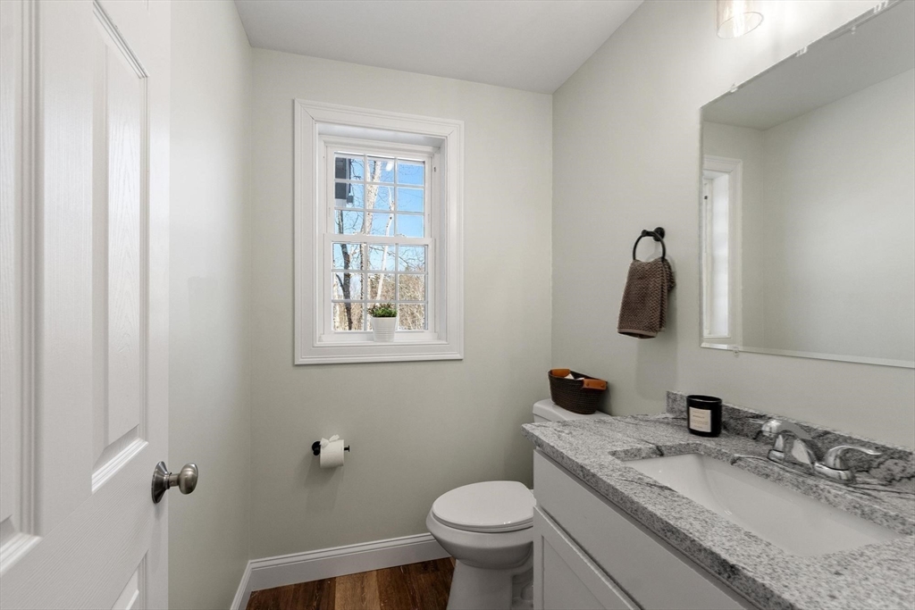 72 A Cottage Lane, Unit LEFT HALF) Templeton, MA 01468 - Photo 12 of 40