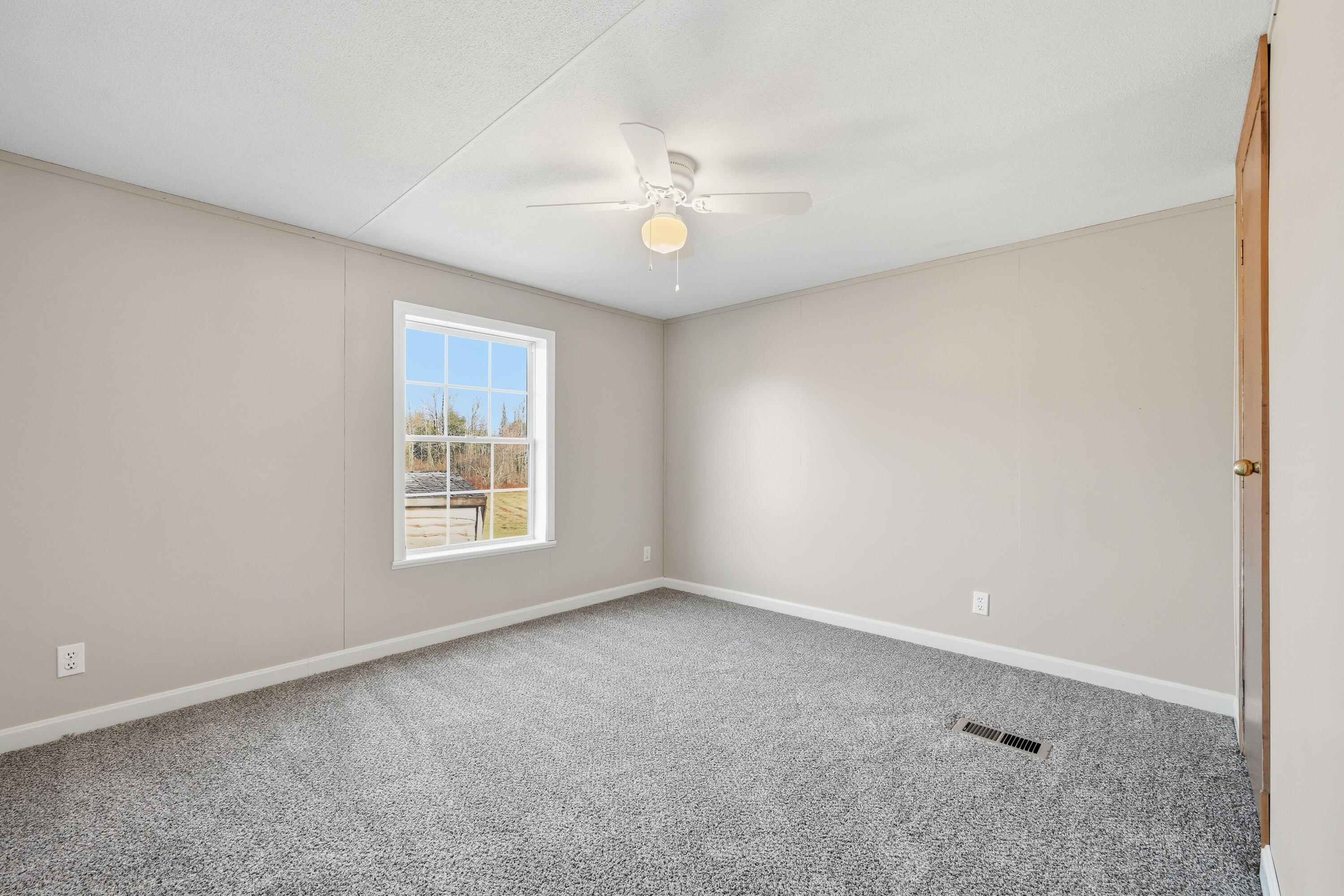 480 Johnson Flat Road Clinton, ME 04927 - Photo 14 of 27 110311gr-126