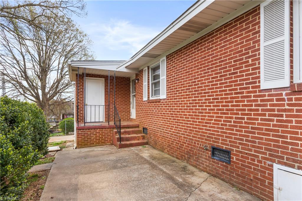 313 Melbourne Road Greensboro, NC 27405 - Photo 21 of 25 Gallery Image 21