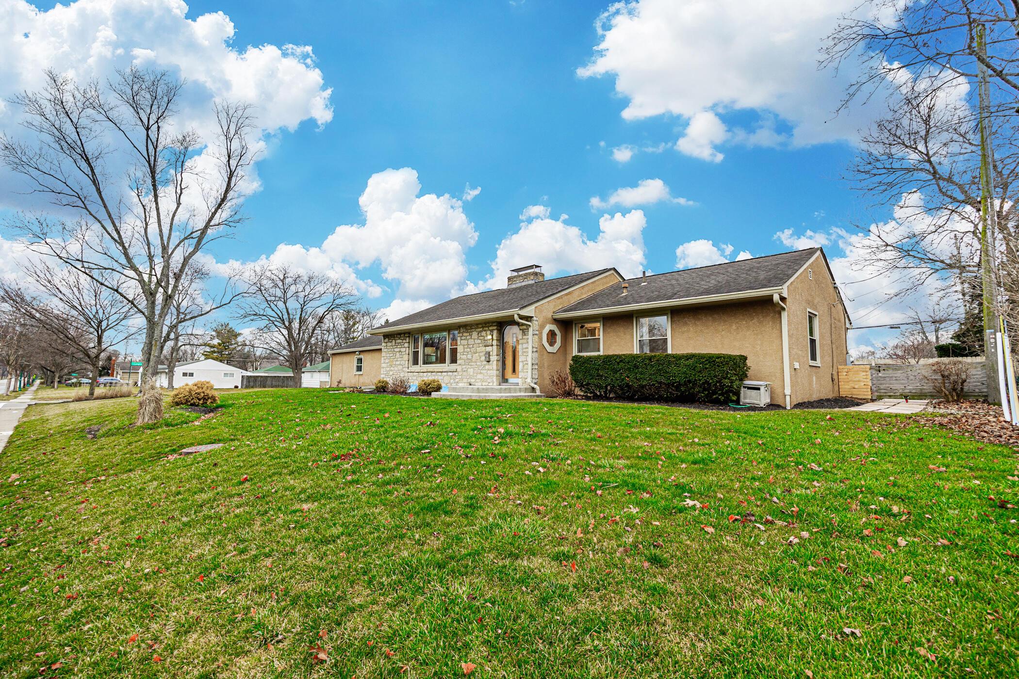 3176 Redding Road Columbus, OH 43221 - Photo 2 of 47 3176 Redding Road 003
