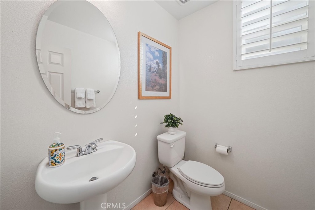 29370 Las Brisas Road Valencia, CA 91354 - Photo 20 of 57 First floor half bath.