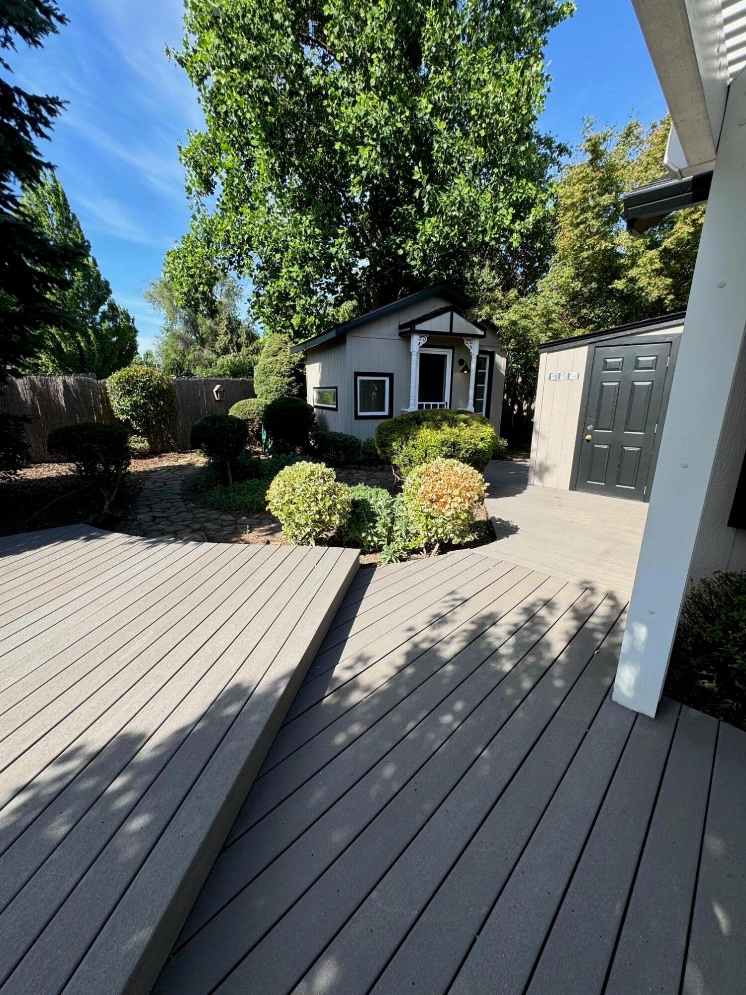 2818 Table Rock Road Medford, OR 97501 - Photo 17 of 21 Craft room view