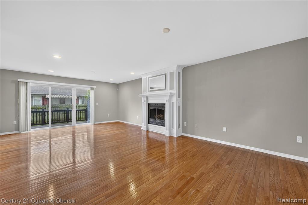 3813 Rochester Road Royal Oak, MI 48073 - Photo 8 of 42