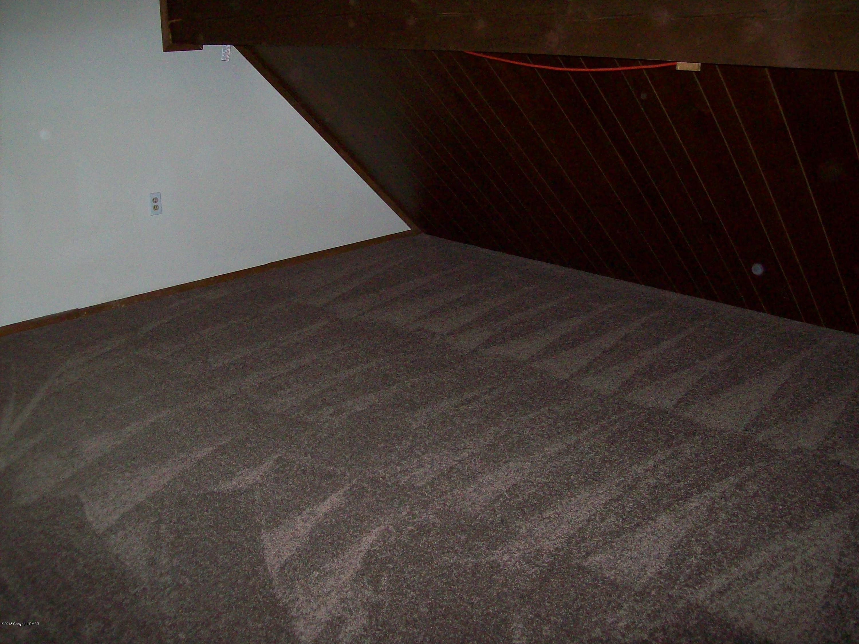 1103 Falls Road Bushkill, PA 18324 - Photo 17 of 17 loft