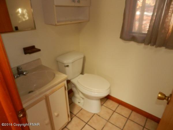 1103 Falls Road Bushkill, PA 18324 - Photo 5 of 17 1/2 bath