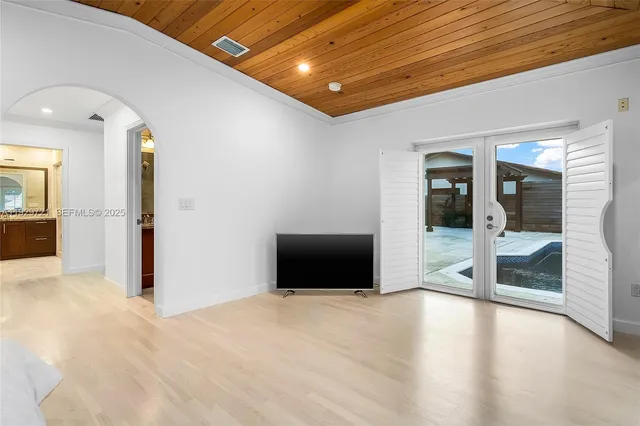 $13,900 | 2085 Ixora Road, North Miami, FL 33181