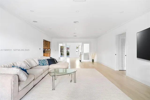 $13,900 | 2085 Ixora Road, North Miami, FL 33181