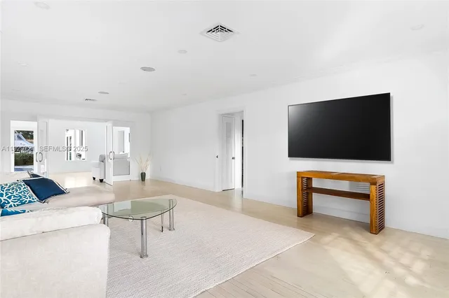 $13,900 | 2085 Ixora Road, North Miami, FL 33181