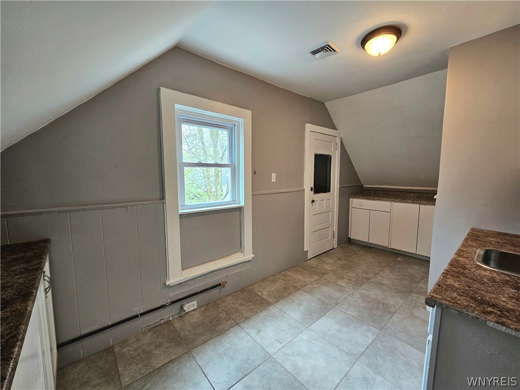 102 17th Street Buffalo, NY 14213 - Photo 10 of 10