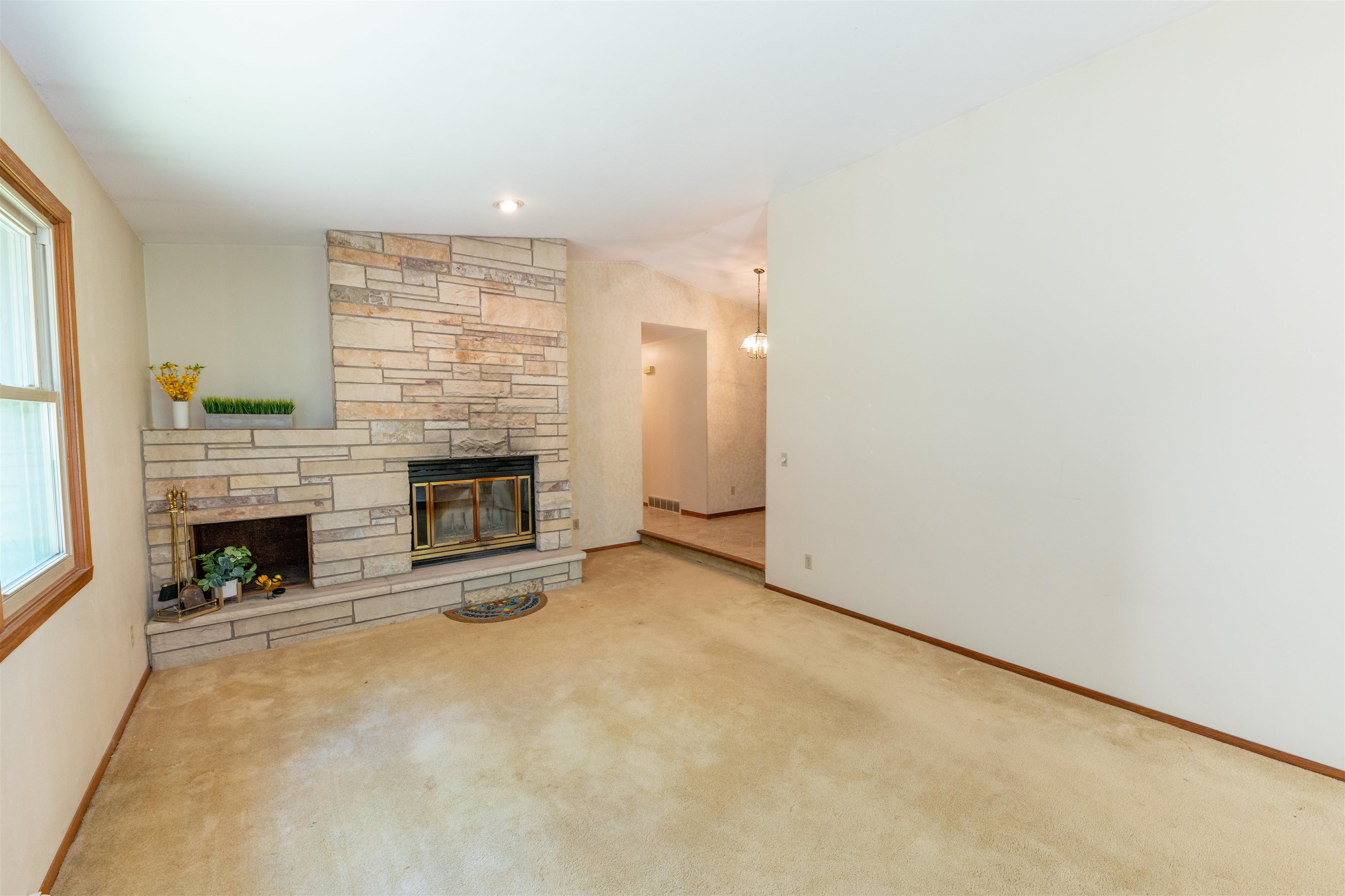1032 Pilgrim Road Neenah, WI 54956 - Photo 10 of 42