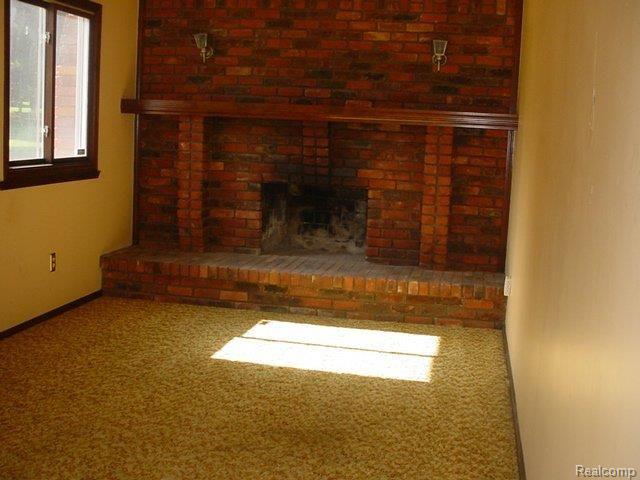 3461 Thomas Road Oxford, MI 48371 - Photo 18 of 22 261-910830 - FAMILY RM.JPG