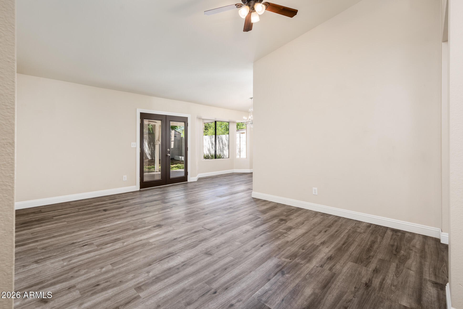 2717 East Dry Creek Road Phoenix, AZ 85048 - Photo 10 of 36 Living