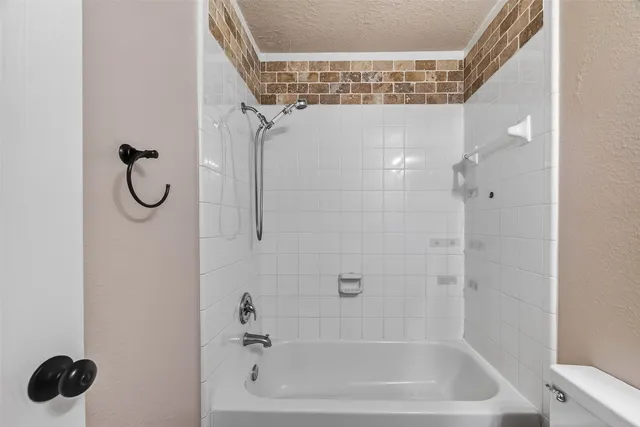 $2,595 | 5118 Cherry Blossom Drive, League City, TX 77573