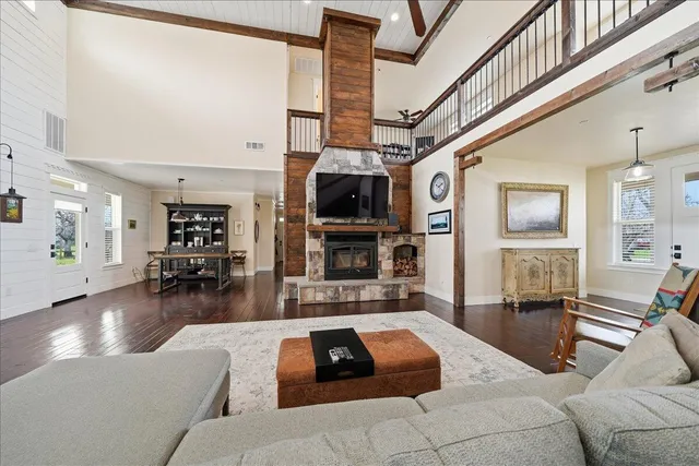 $995,000 | 5200 Country Farms Lane, Anderson, CA 96007