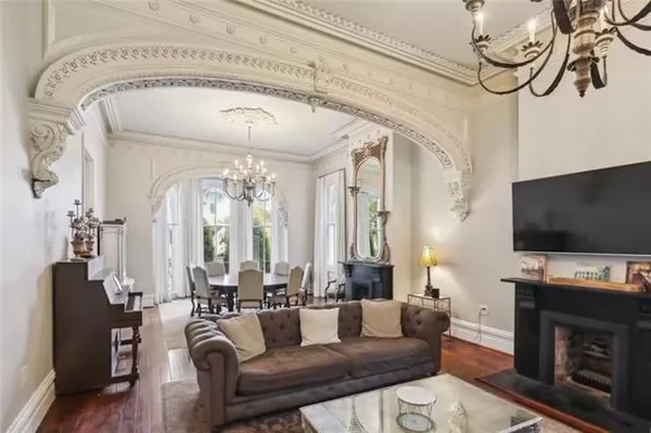 $6,000 | 1229 Annunciation Street, New Orleans, LA 70130