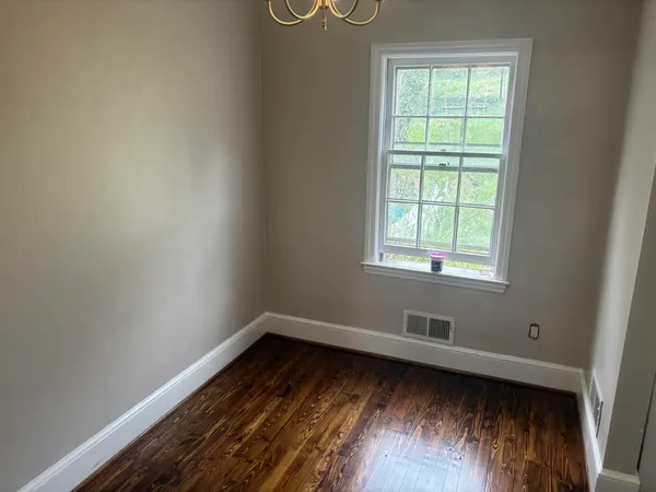 $1,350 | 2432 Brandon Avenue Southwest, Roanoke, VA 24015