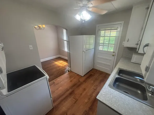 $1,350 | 2432 Brandon Avenue Southwest, Roanoke, VA 24015