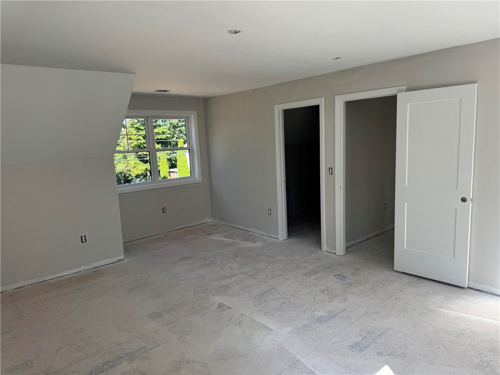 443 Seven Mile Road Cranston, RI 02831 - Photo 15 of 20 Gallery Image 15