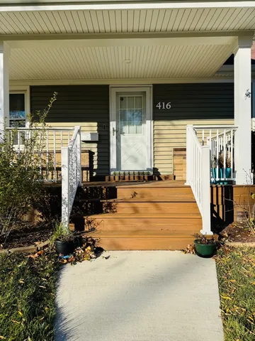 a front view of house with yard