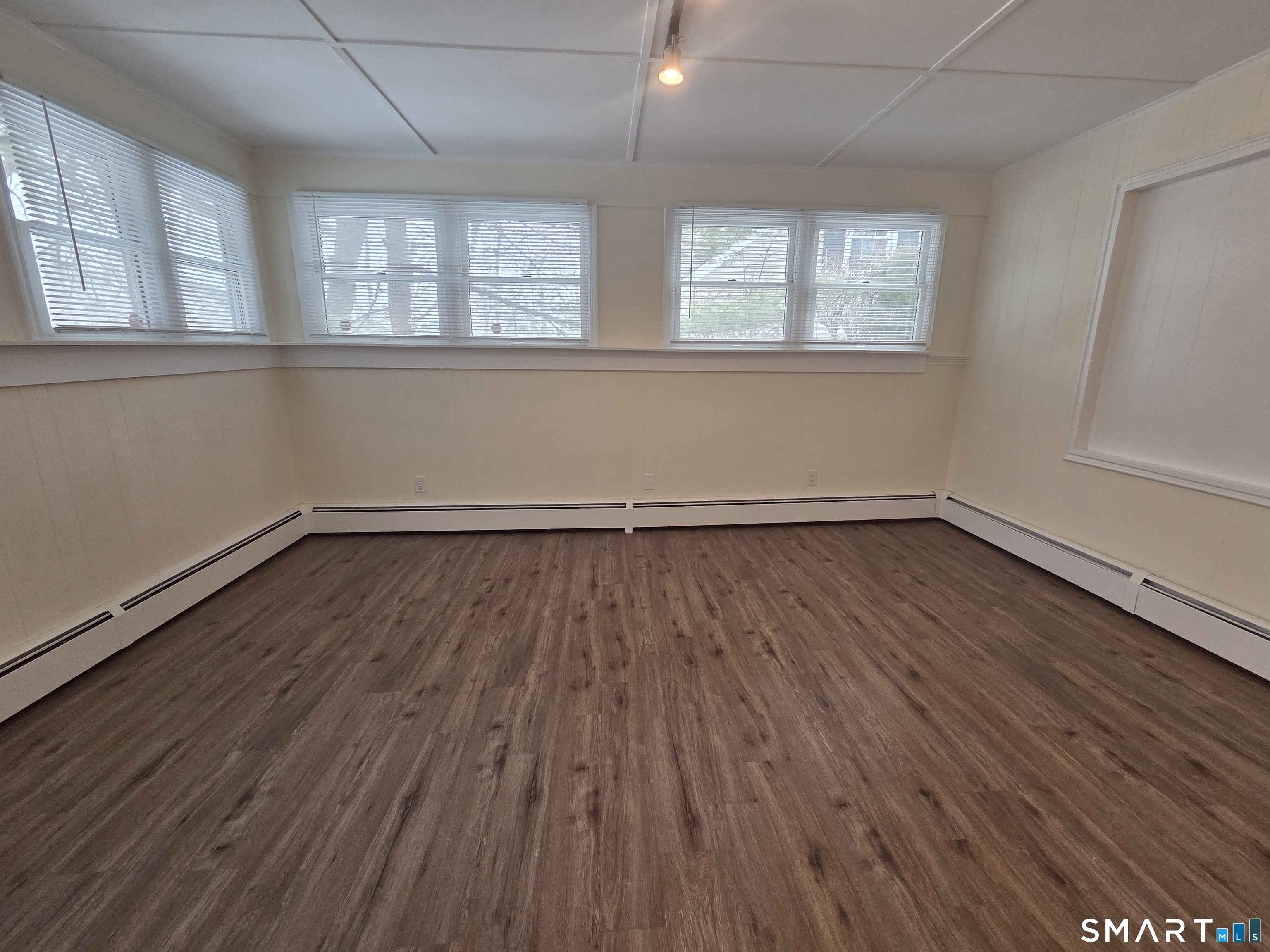 55 Glendale Road Stamford, CT 06905 - Photo 11 of 25 Extra Dining or Den Here!