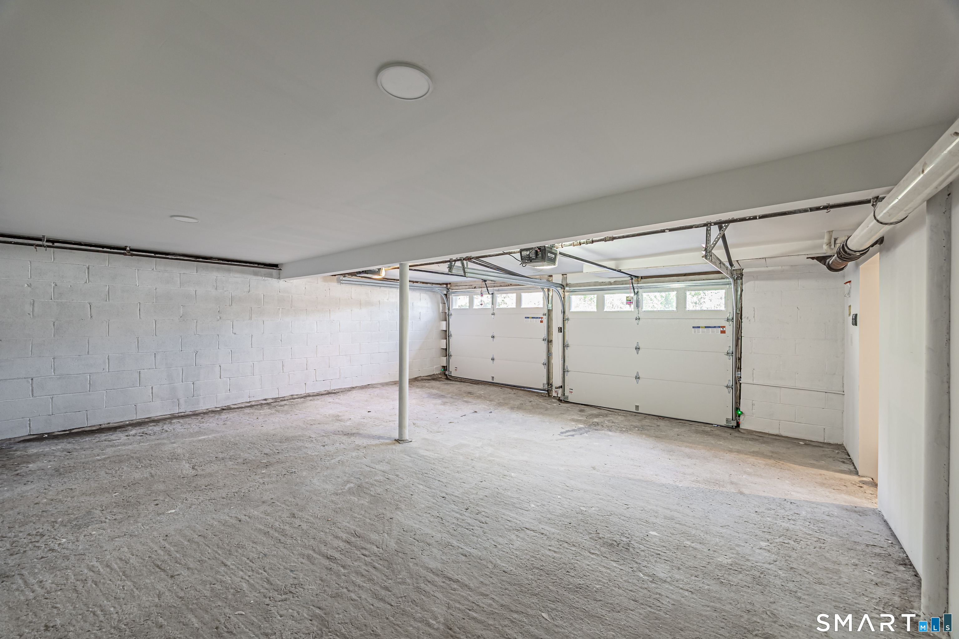 55 Glendale Road Stamford, CT 06905 - Photo 24 of 25 Attached 2-car garage