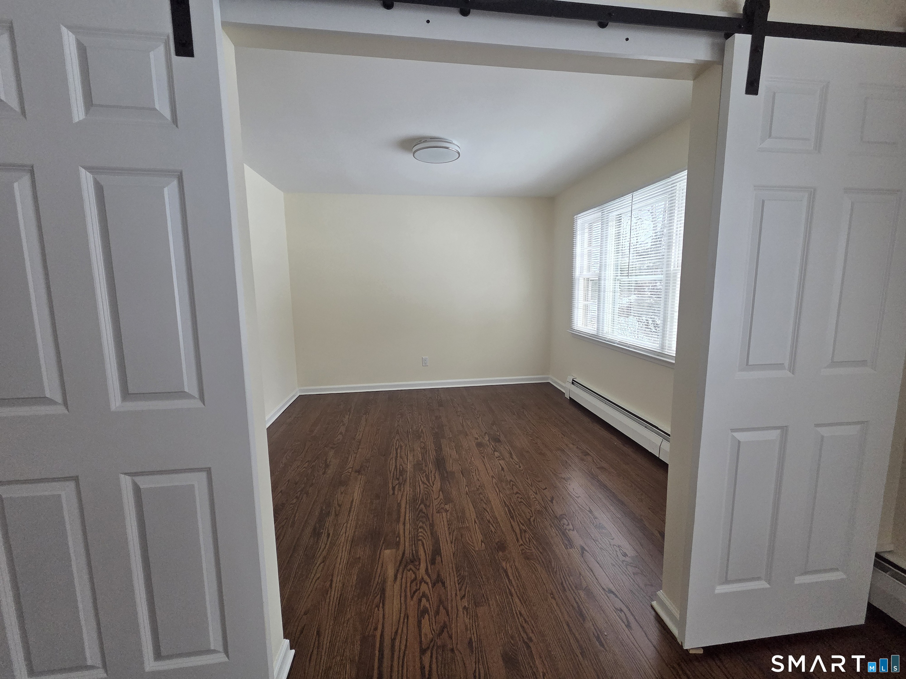 55 Glendale Road Stamford, CT 06905 - Photo 5 of 25 Sunny Flexible Space!