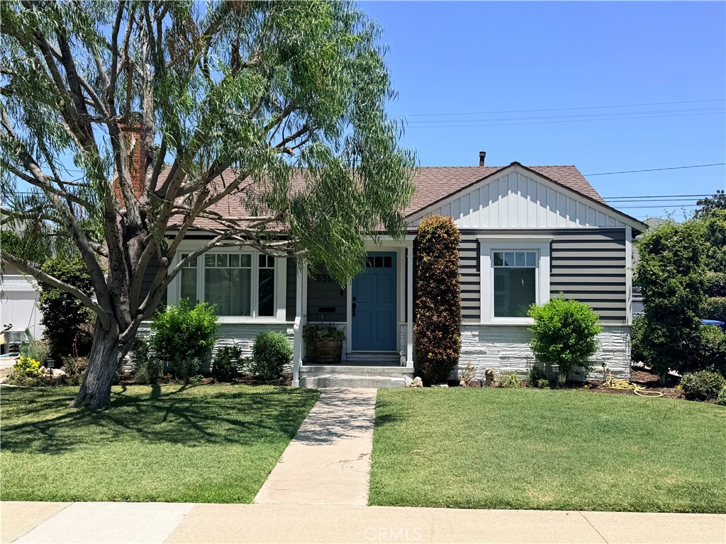Welcome to 5559 E Monlaco Rd!