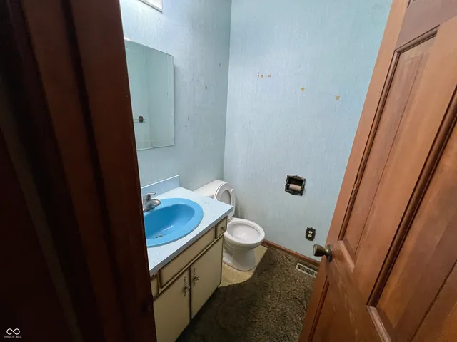 $1 | 299 East County Road 360 North, Anderson, IN 46012