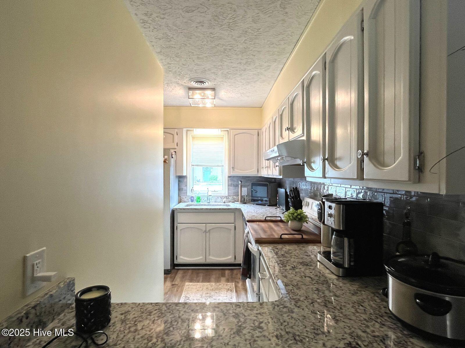 940 Linden Road, Unit 19 Pinehurst, NC 28374 - Photo 8 of 29 940 kitchen 5