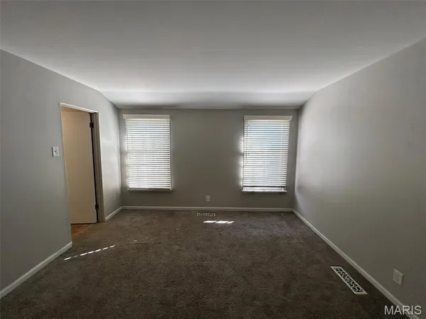 $2,185 | 1750 Schuetz Road, St. Louis, MO 63146