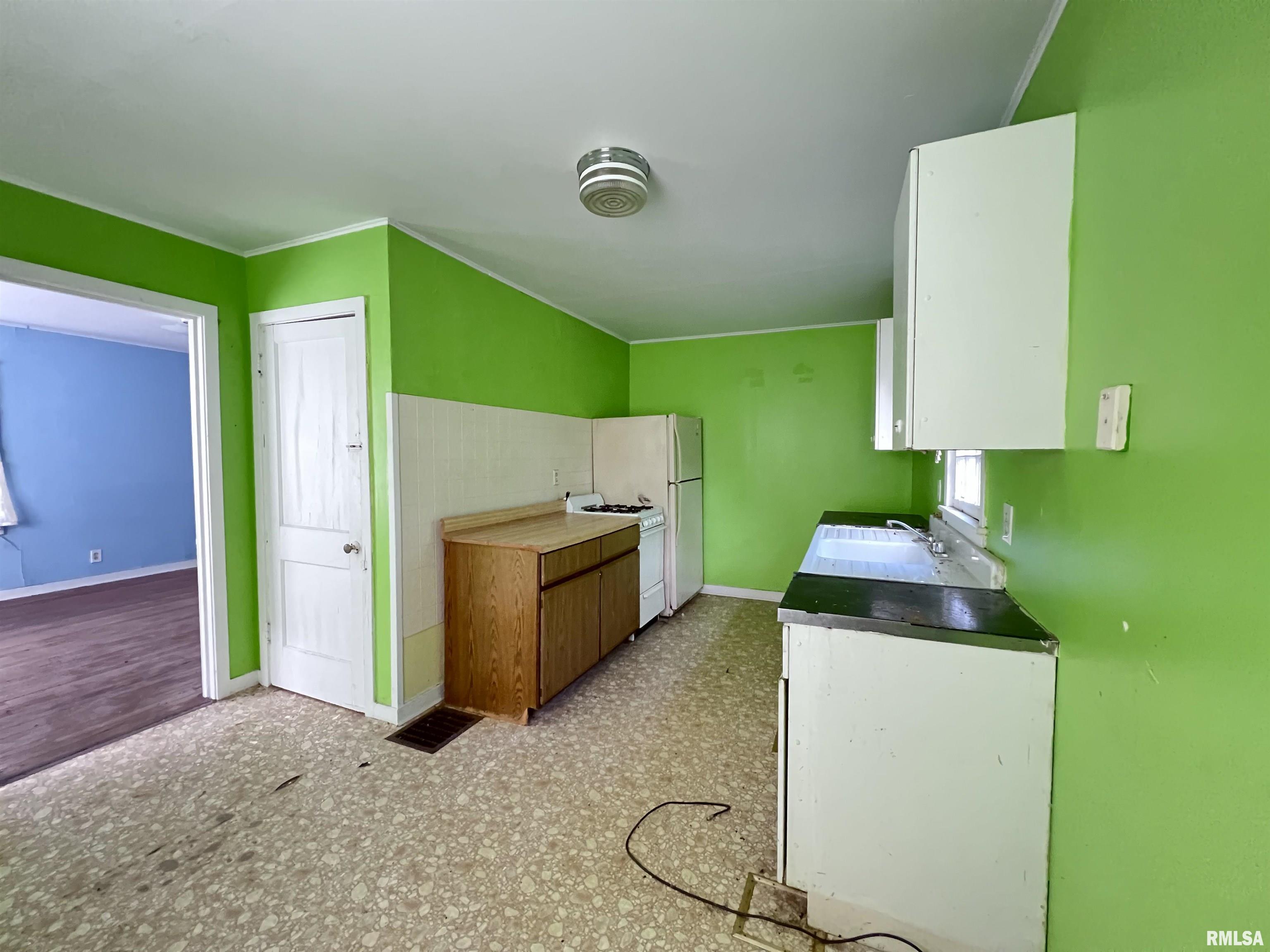 357 San Francisco Road Carbondale, IL 62901 - Photo 3 of 10