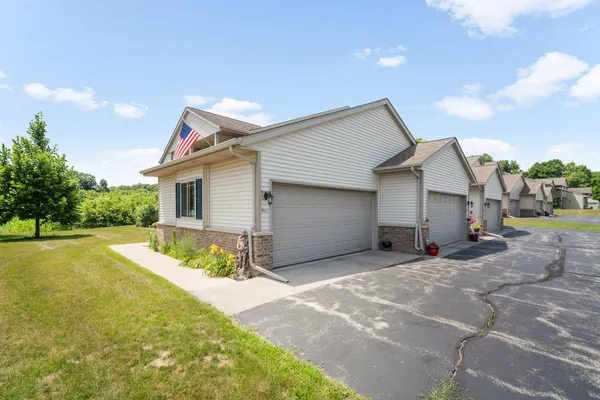 $249,900 | 951 Spring Court, Newburg, WI 53095