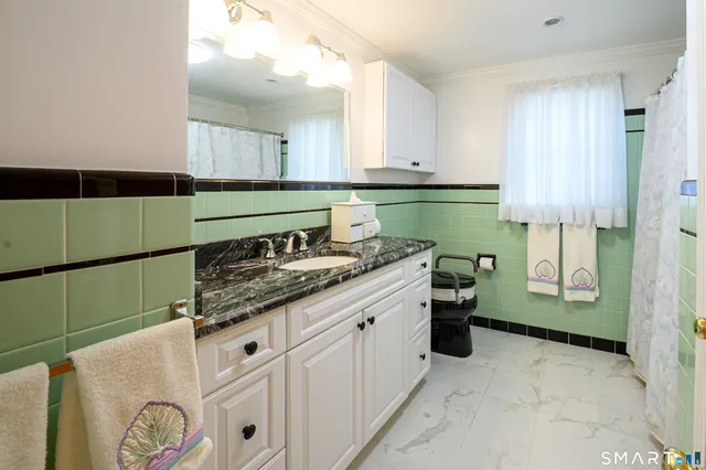 $344,900 | 25 River Road, East Haven, CT 06512