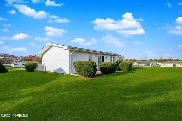 $365,000 | 55 Tony Court, Brick, NJ 08724