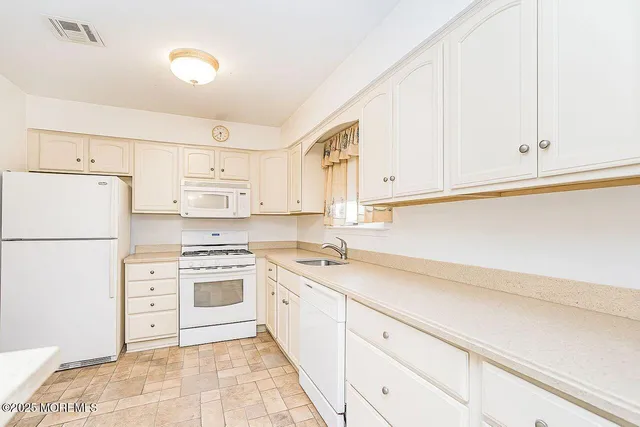 $365,000 | 55 Tony Court, Brick, NJ 08724